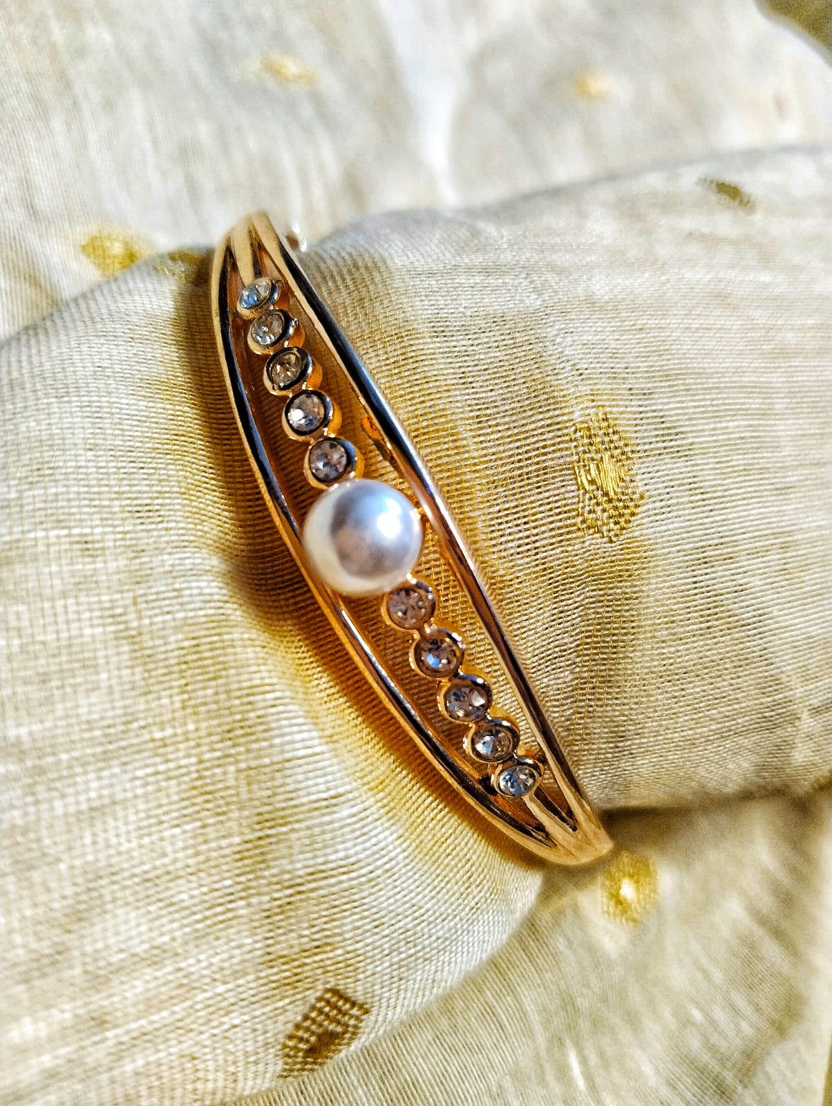 Elegant Pearl-Centered Stone Line Bangle Bracelet